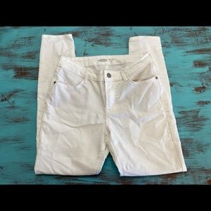 Old Navy White Jeans ; size 4